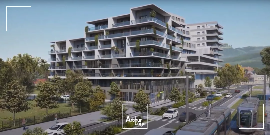 BUREAUX ET COMMERCE A VENDRE LE PONT DE CLAIX 676M²