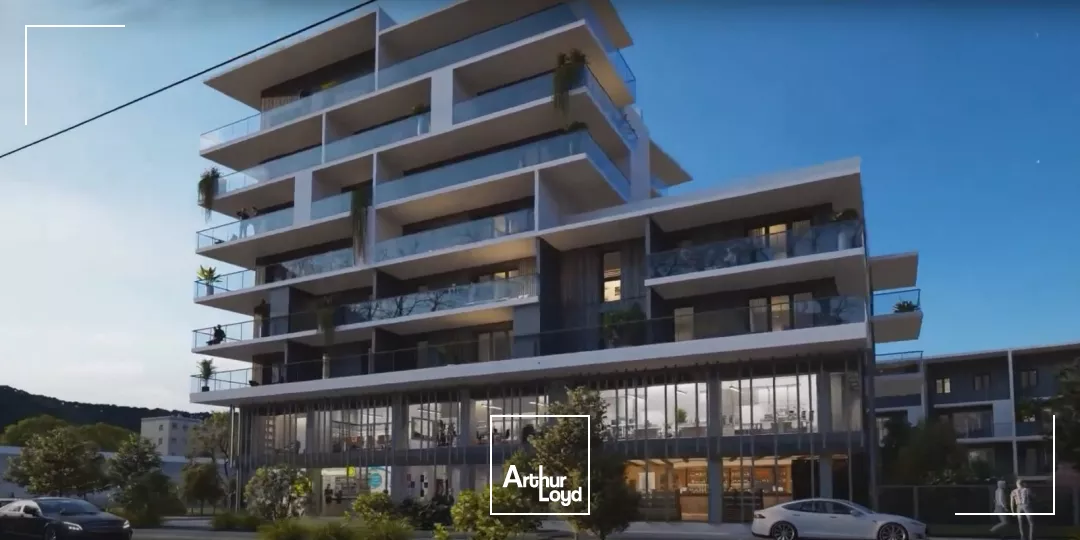 BUREAUX ET COMMERCE A VENDRE LE PONT DE CLAIX 676M²