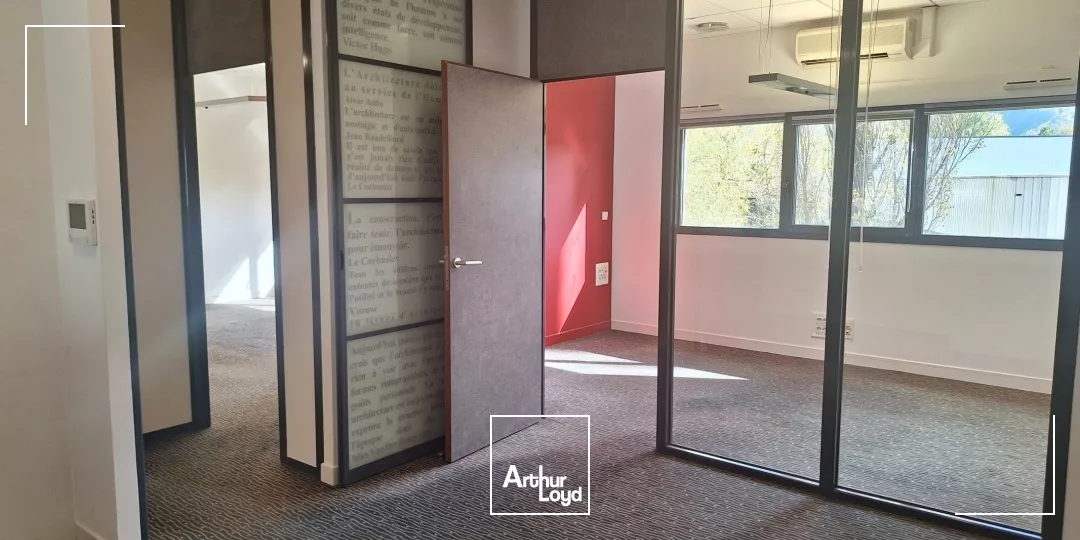 BUREAUX A LOUER A CROLLES 119M² AVEC PARKING