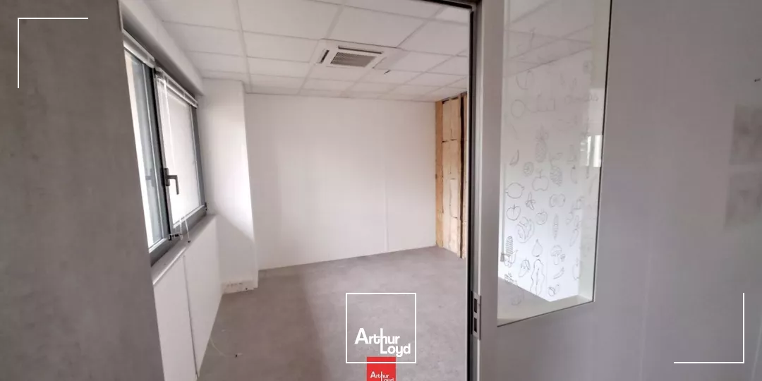 LOCATION DE BUREAUX EN RDC SAINT MARTIN D'HERES ZAC CENTRE 353M²