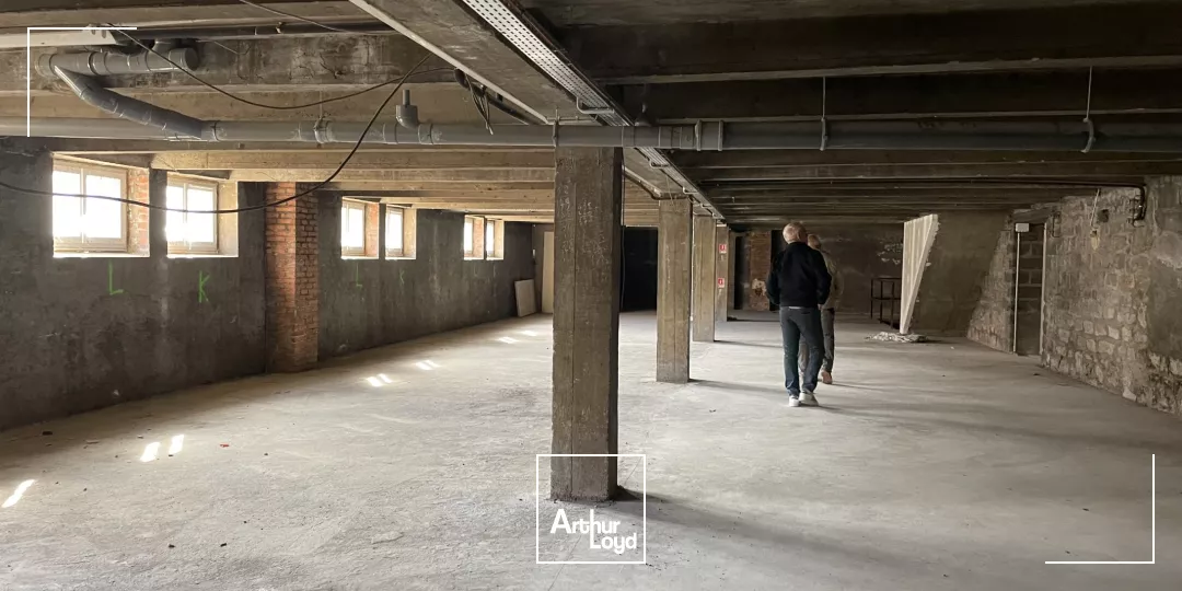 PRIX DE VENTE EN BAISSE : Bâtiment mixte indépendant sur son terrain à Saint-Étienne