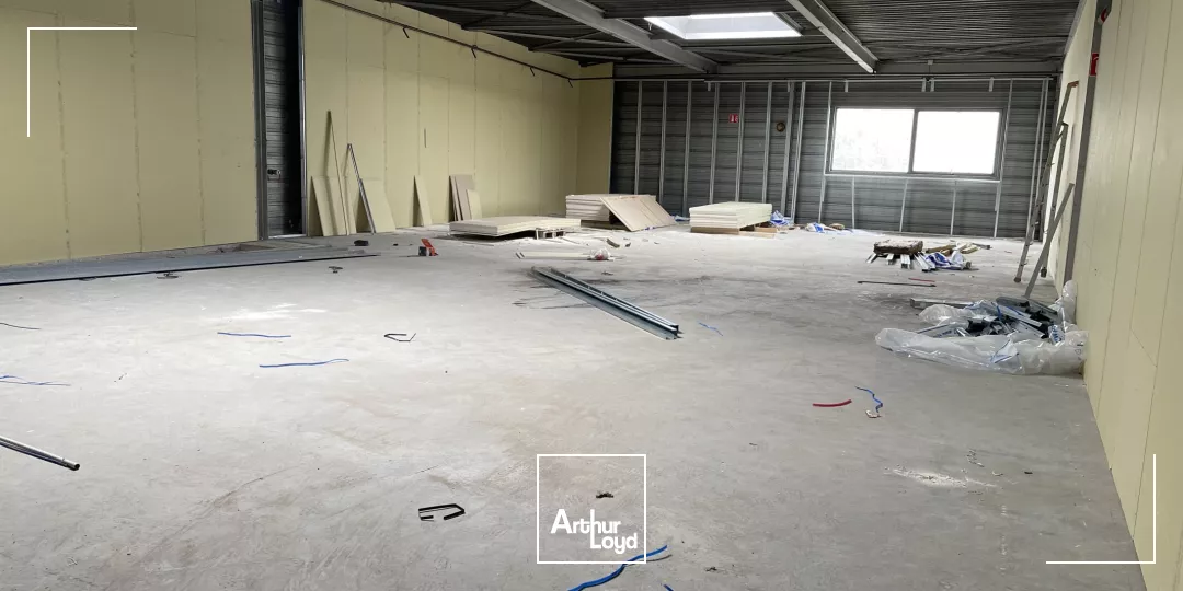 Locaux d'activité à vendre ou à louer à SAINT ETIENNE 42100