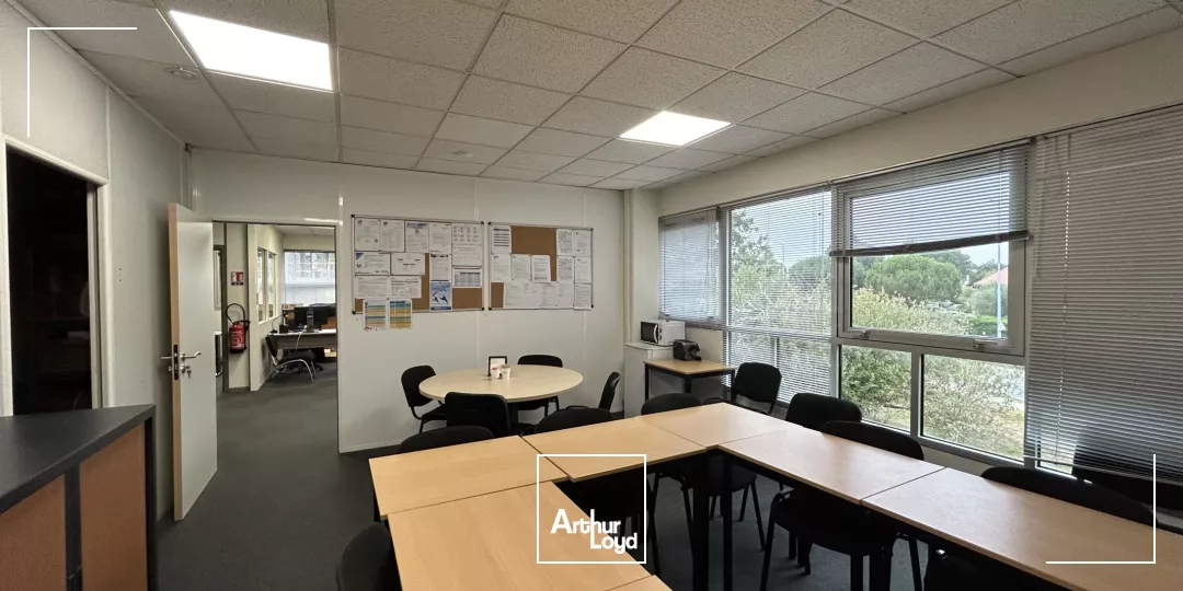 Bureaux à louer avec parkings à Pessac Europarc