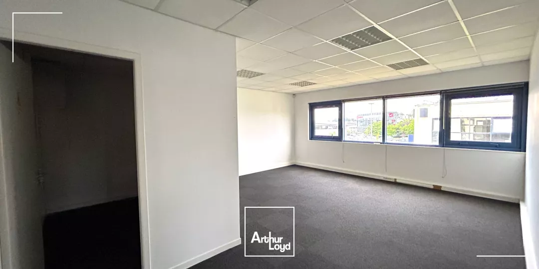 Bureaux à louer à Mérignac Chemin Long proche rocade 