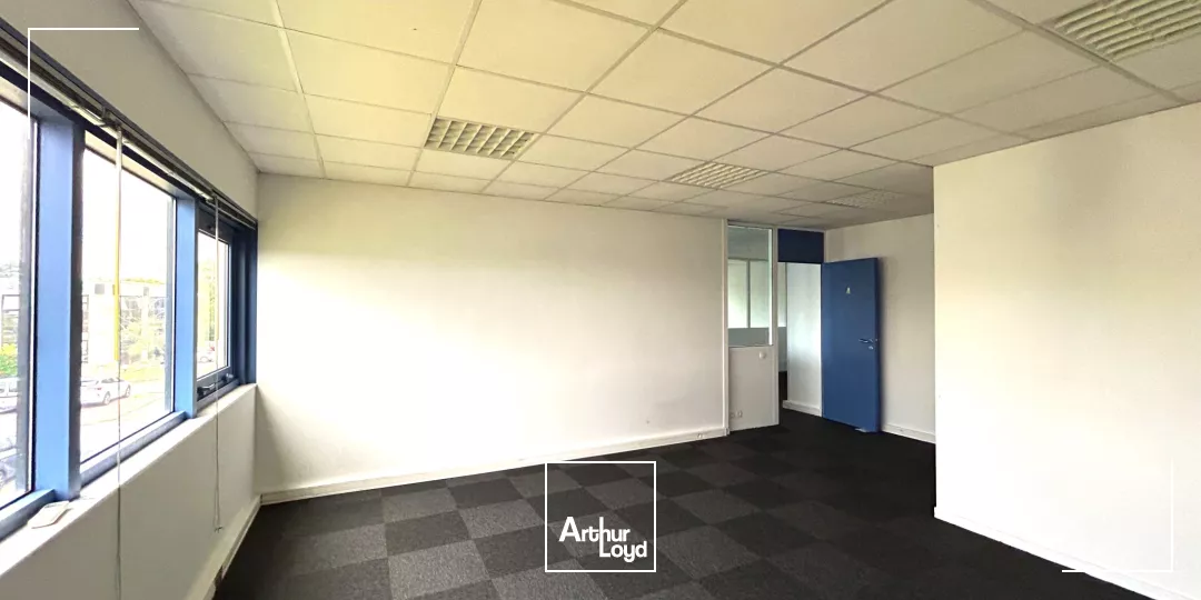 Bureaux à louer à Mérignac Chemin Long proche rocade 