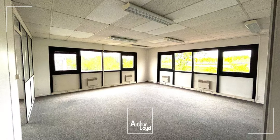 Bureaux à louer à Mérignac Chemin Long proche rocade 