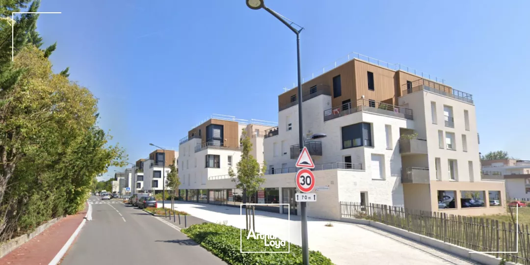 Local commercial en pied d'immeuble de 174 m2 à louer à Bruges