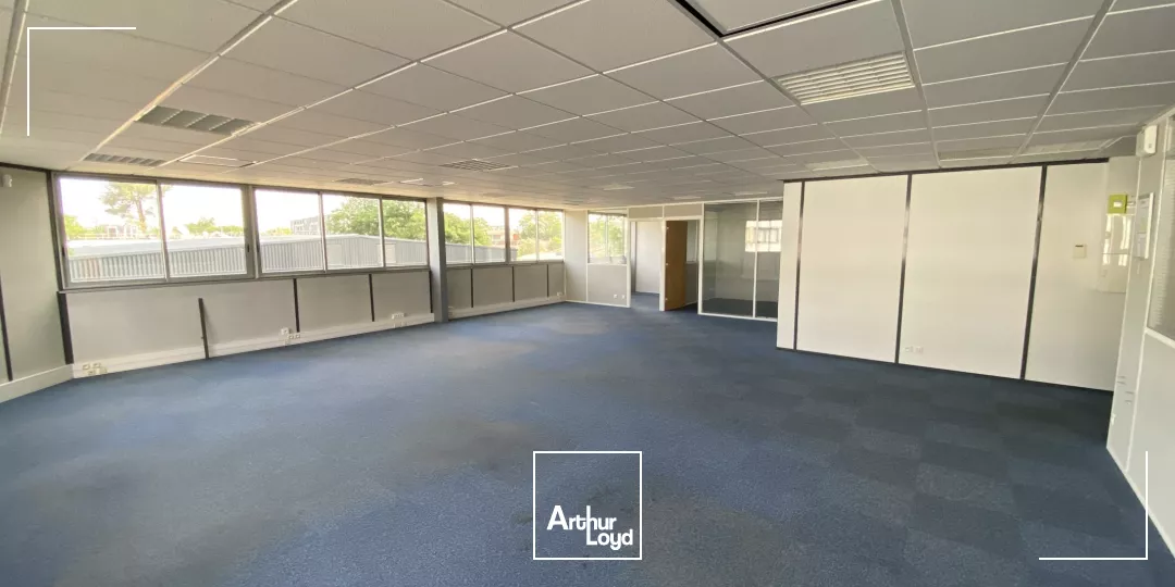 Bureaux avec places de stationnement à louer à Mérignac - Parc Cadera Sud