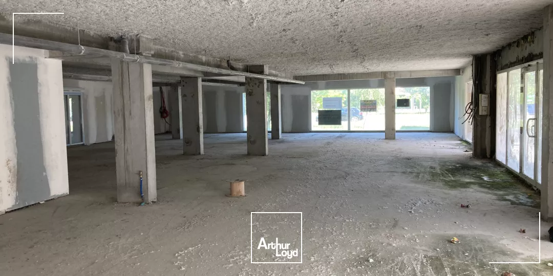 Locaux commerciaux à louer à l'entrée de la ville d'Ambès