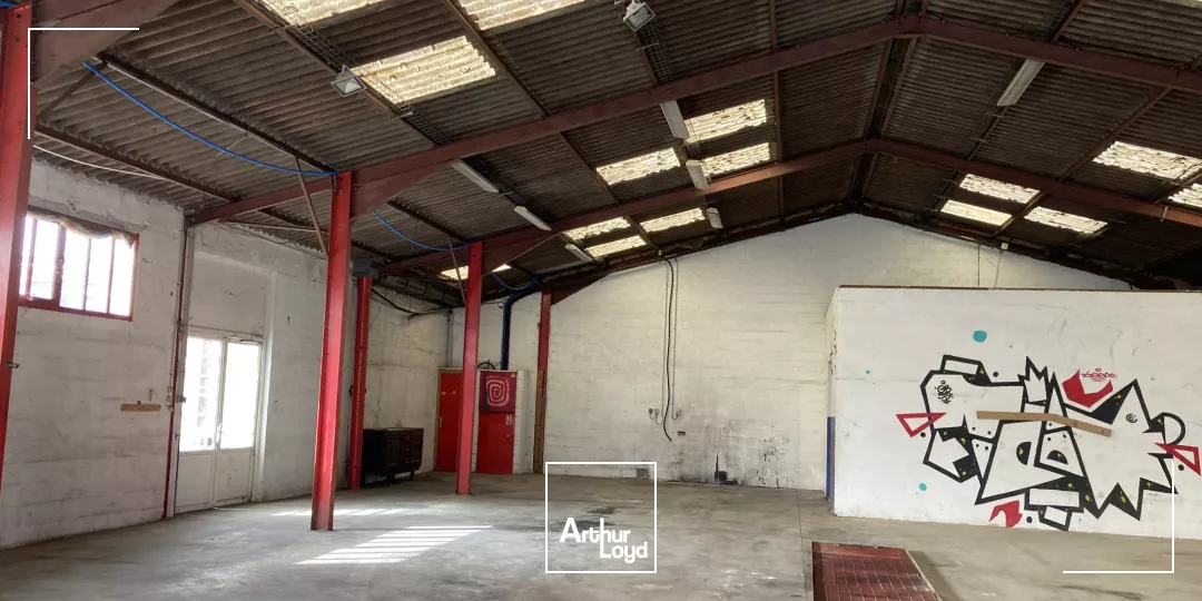 Entrepôt de 490 m2 à louer à Villenave d'Ornon avec une visibilité depuis la rocade