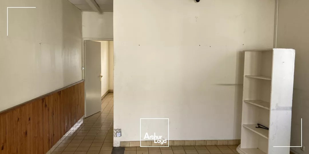 Entrepôt de 490 m2 à louer à Villenave d'Ornon avec une visibilité depuis la rocade