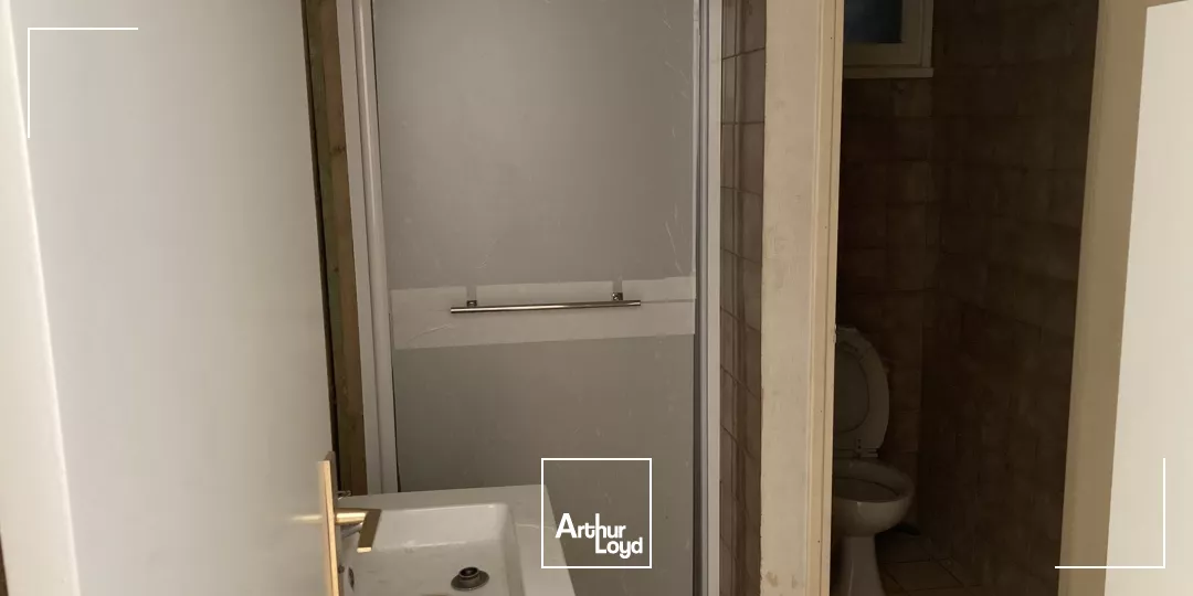 Entrepôt de 490 m2 à louer à Villenave d'Ornon avec une visibilité depuis la rocade