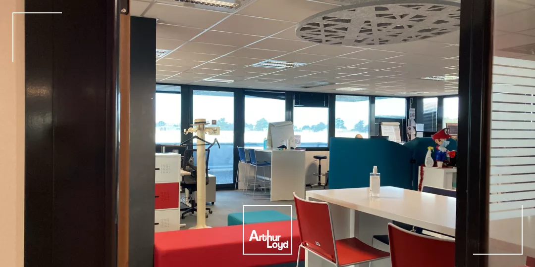 2 612 m² de bureaux à louer à Gradignan proche autoroute A63 et rocade