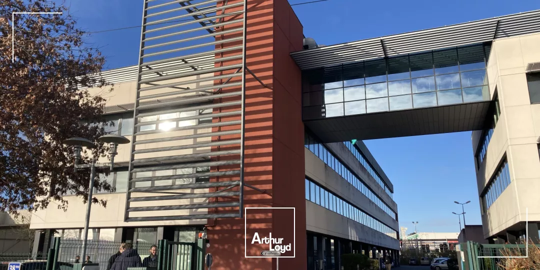 2 612 m² de bureaux à louer à Gradignan proche autoroute A63 et rocade