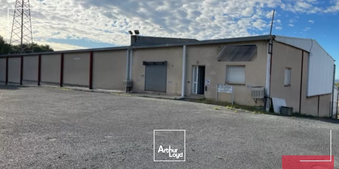 Local commercial à louer avec grand terrain privatif