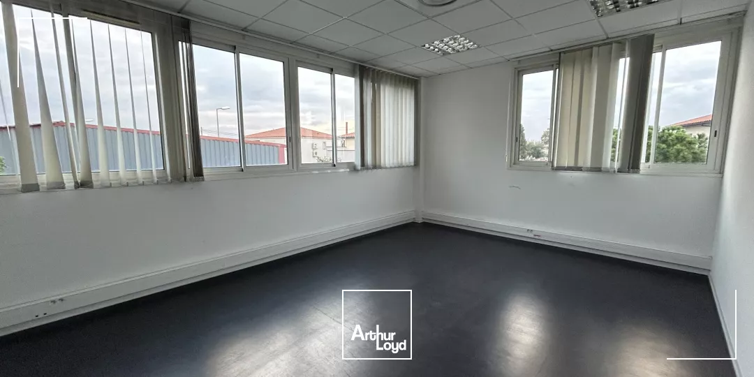 LOCAUX D'ACTIVITES A VENDRE - POLYGONE NORD PERPIGNAN