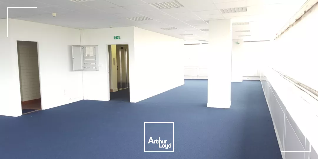 Bureaux à vendre à CERGY 95000