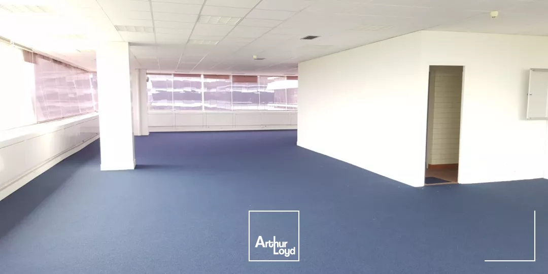 Bureaux à vendre à CERGY 95000