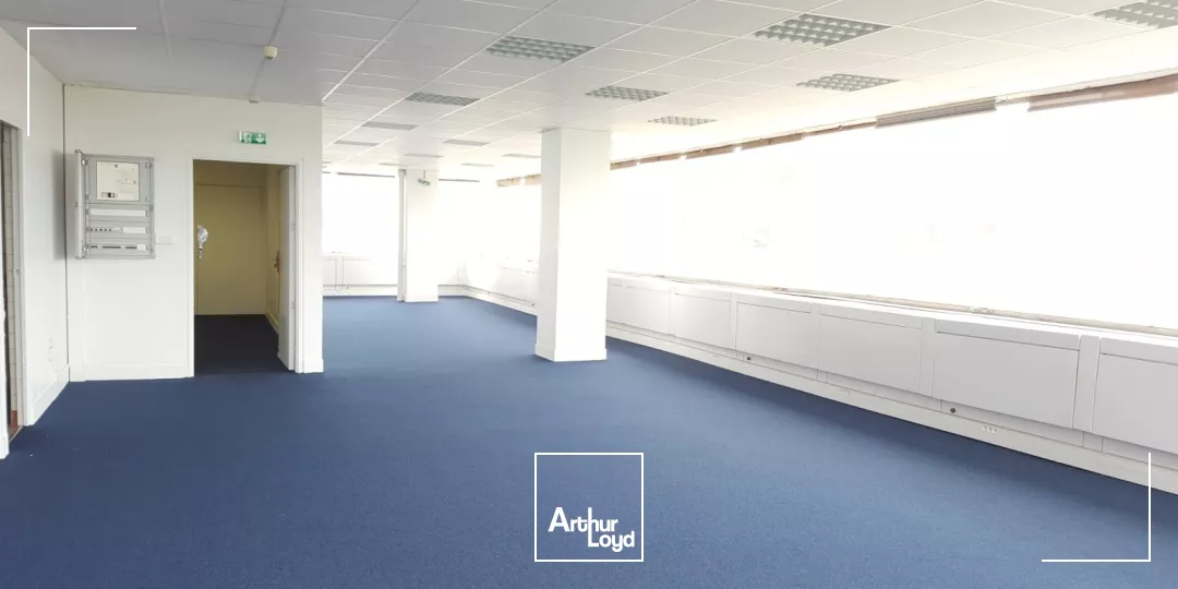 Bureaux à vendre à CERGY 95000