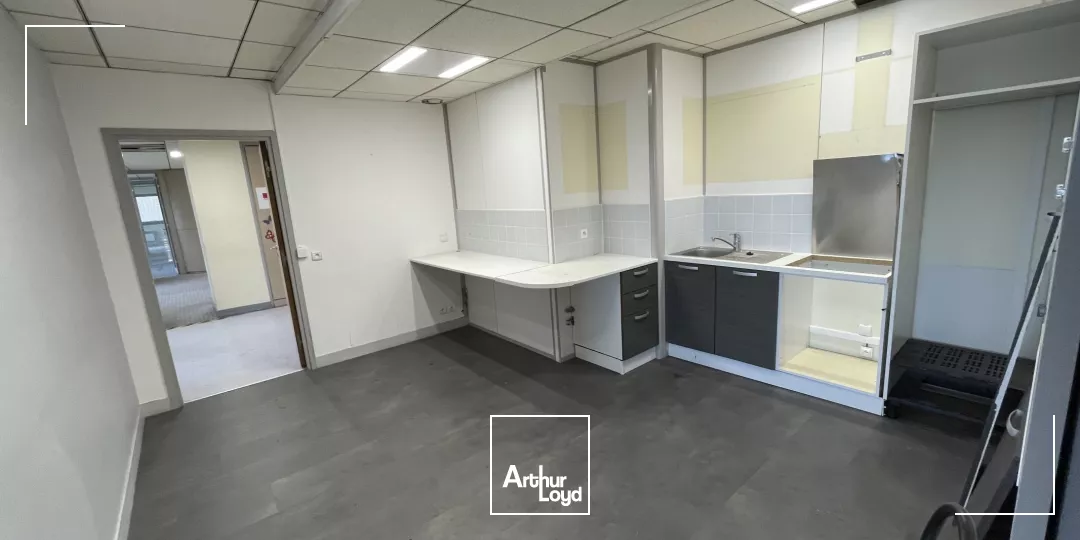 Bureaux à vendre à CERGY 95800