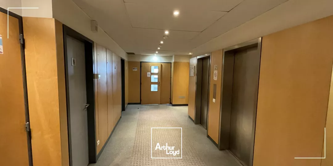 Bureaux à vendre à CERGY 95800