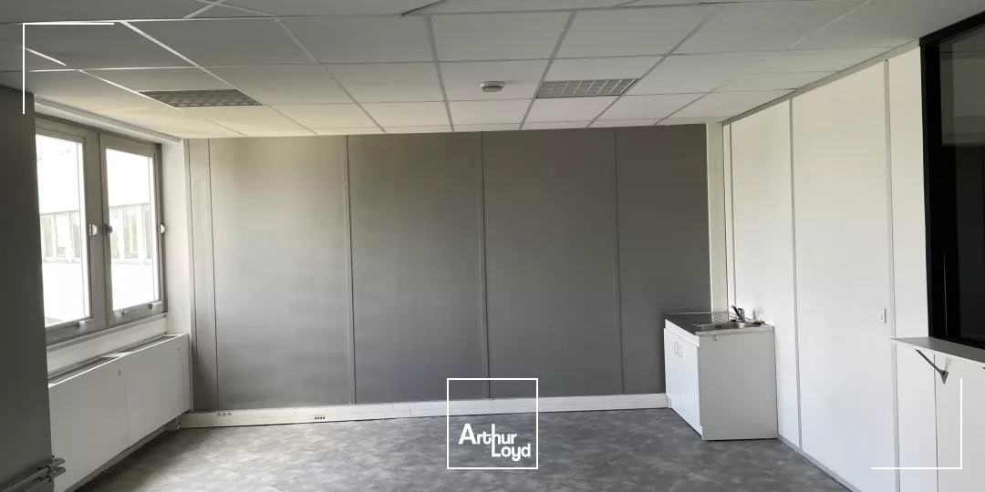 Bureaux à louer à OSNY 95520