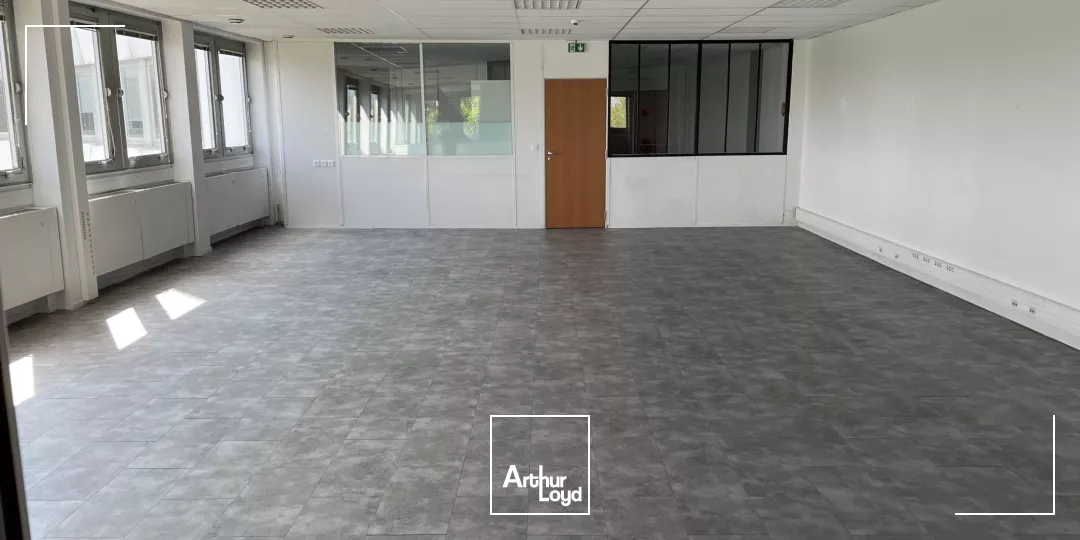 Bureaux à louer à OSNY 95520