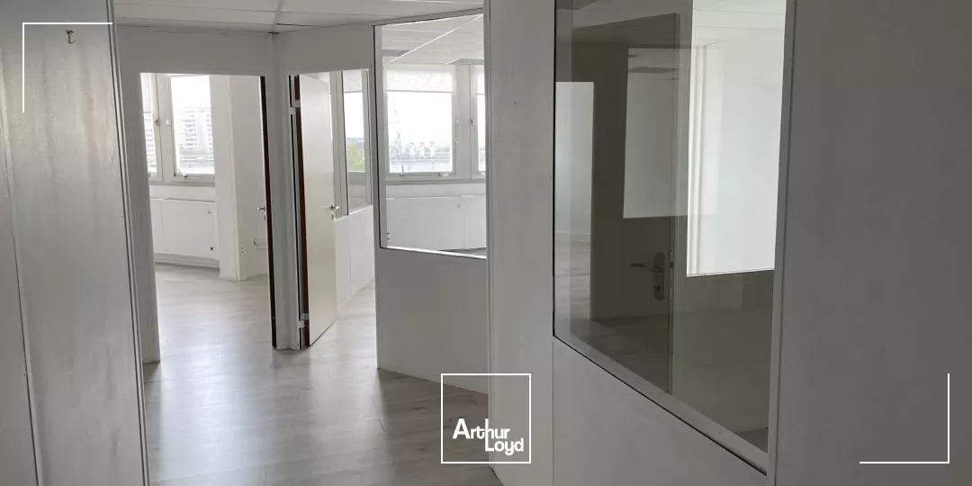 Bureaux à louer à OSNY 95520