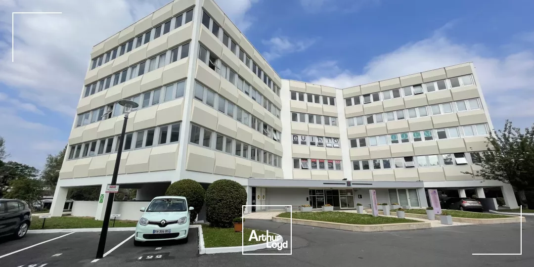 Bureaux à louer à OSNY 95520