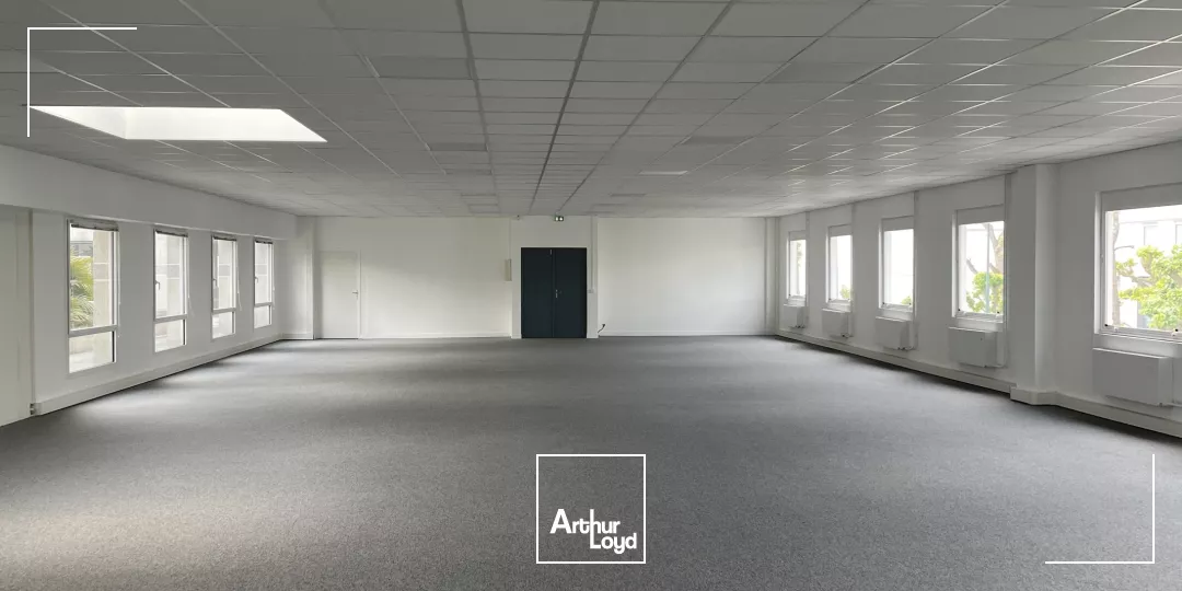 Bureaux à vendre à OSNY 95520