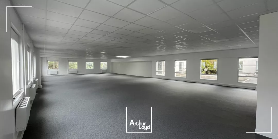 Bureaux à vendre à OSNY 95520