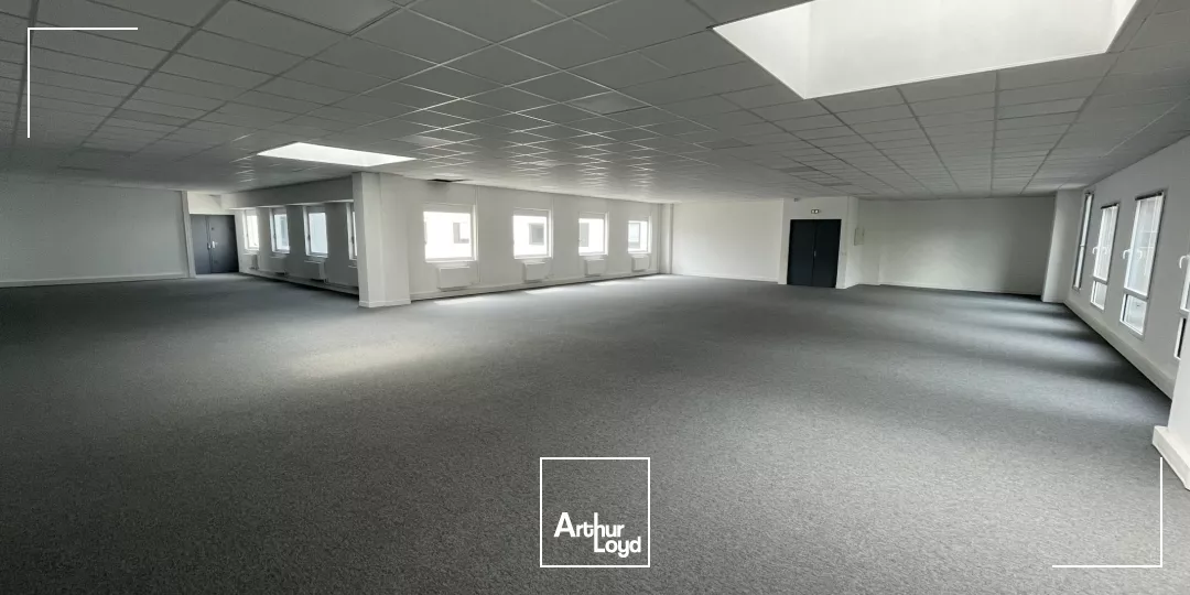 Bureaux à vendre à OSNY 95520