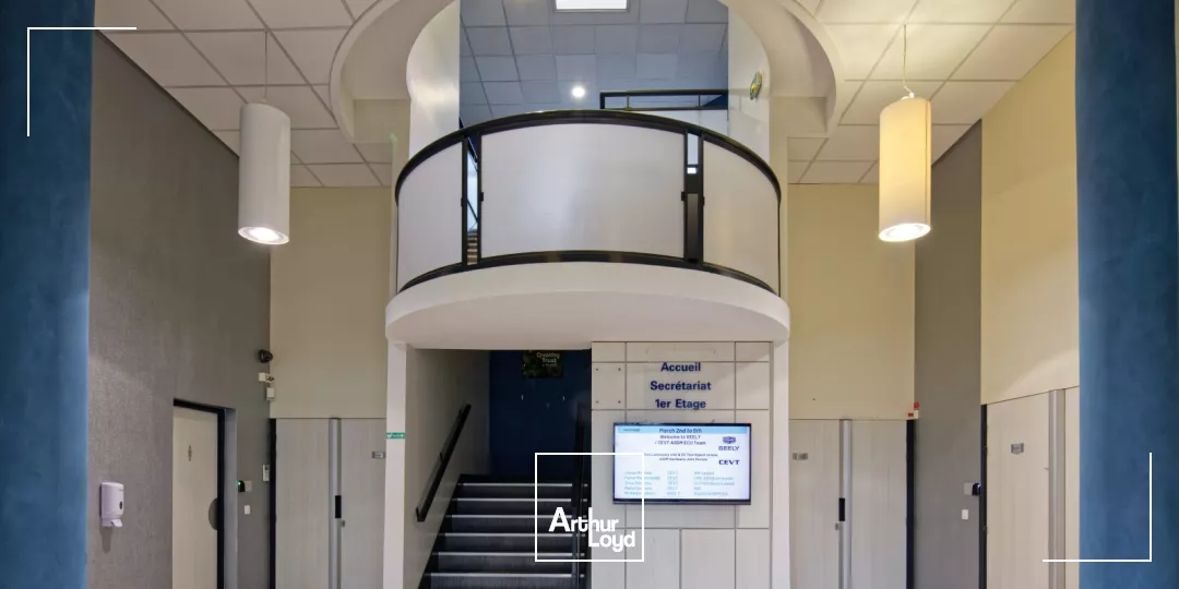 MOSAIC PARC - ACTIVITE AVEC BUREAUX - 1251 m² divisibles 414 M²