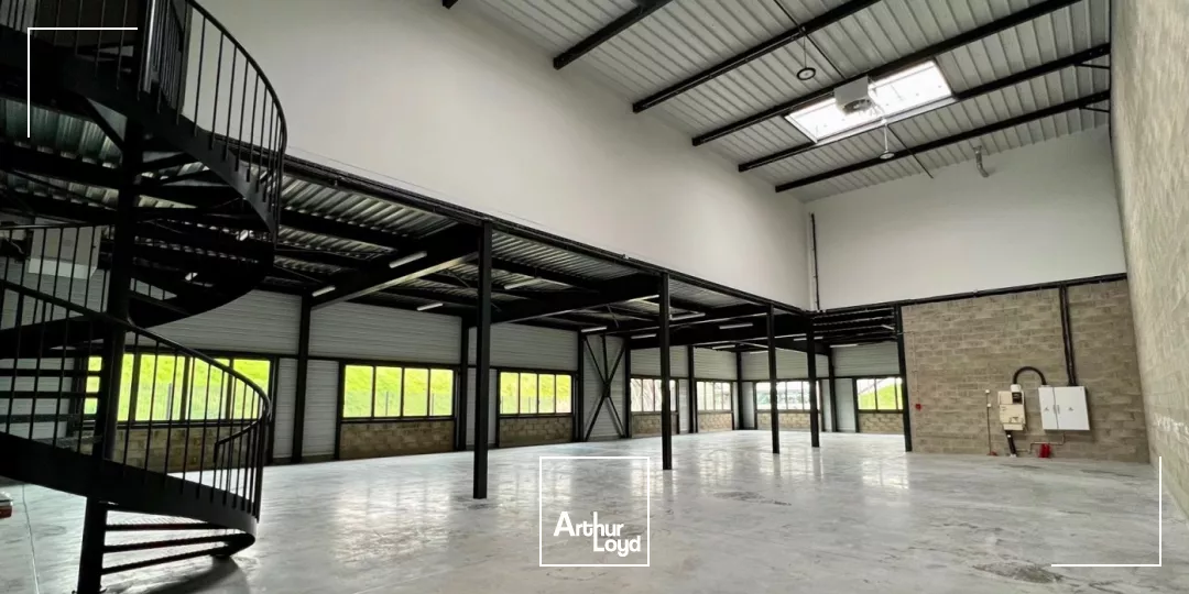 Cellule d'activité neuve de 800m² disponible à la location