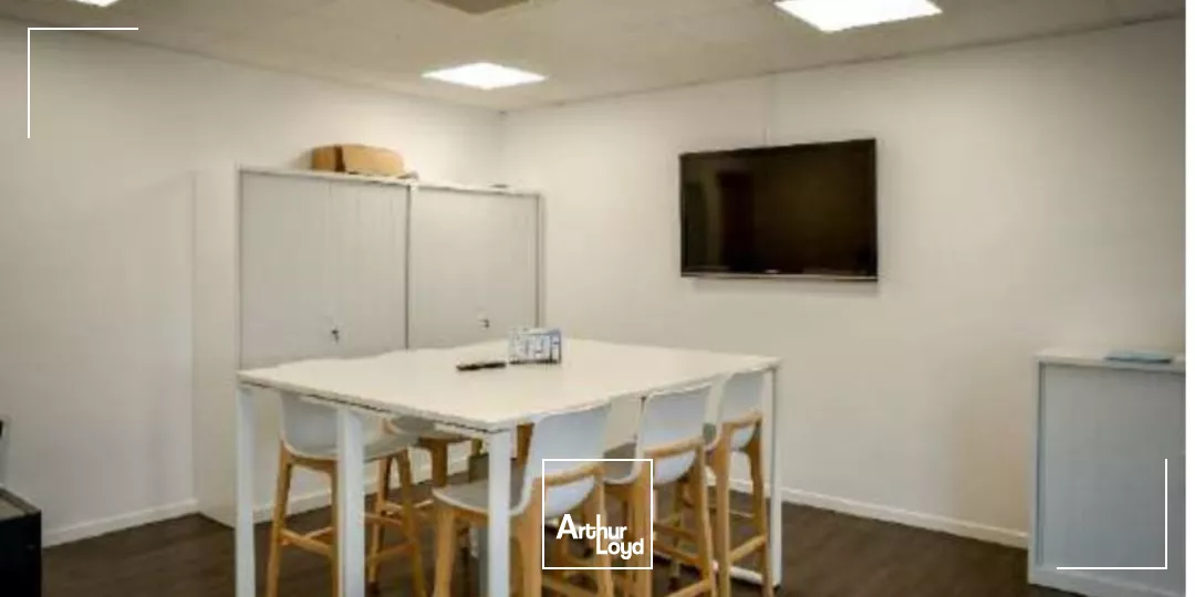 Cellule d'activité neuve de 800m² disponible à la location