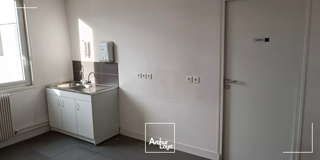 Cellule d'activité de 865m² à vendre ou à louer 