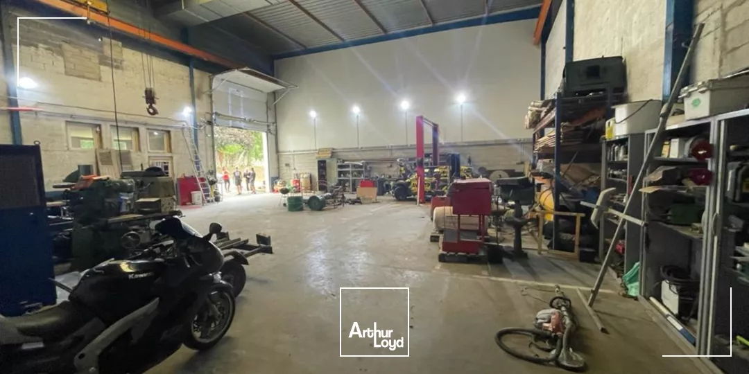 Locaux d'activité à vendre à MARINES 95640