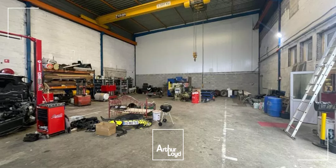 Locaux d'activité à vendre à MARINES 95640