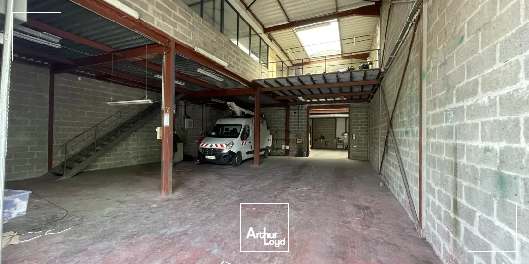 Locaux d'activité à vendre à SAINT OUEN L'AUMONE 95310