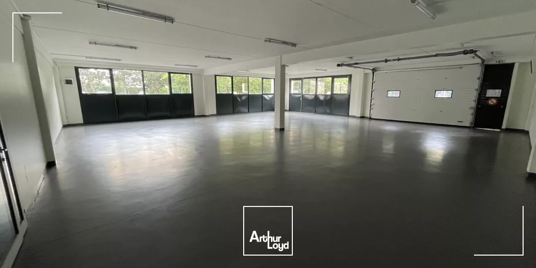 Locaux d'activité à louer à HERBLAY 95220