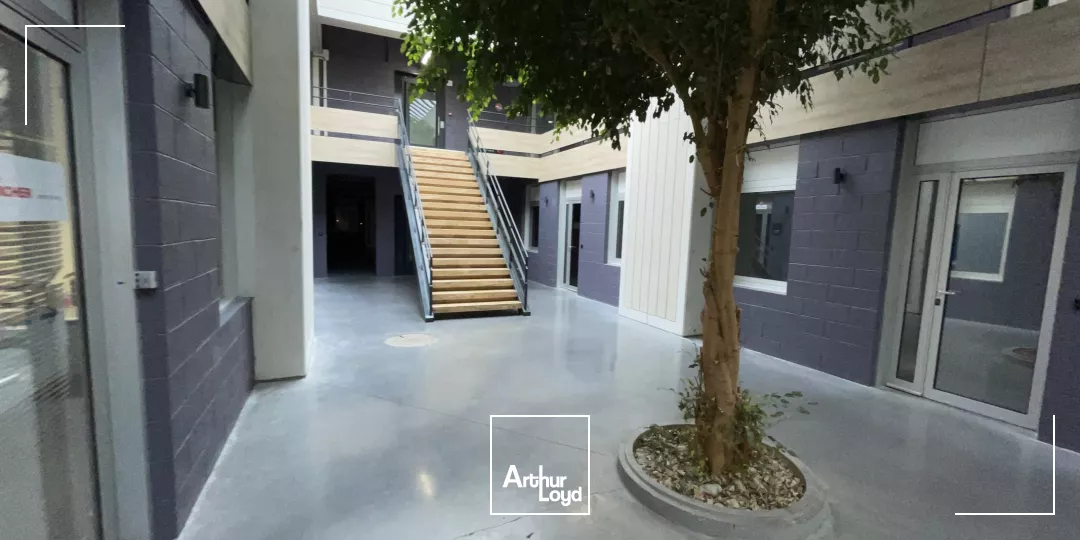 Locaux d'activité à louer à HERBLAY 95220