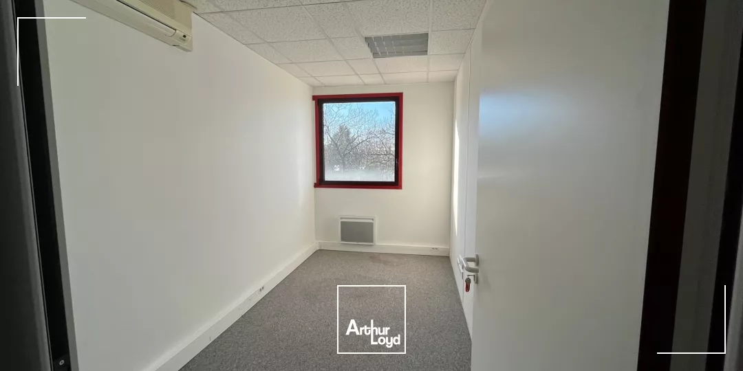 Locaux d'activité à louer à HERBLAY 95220