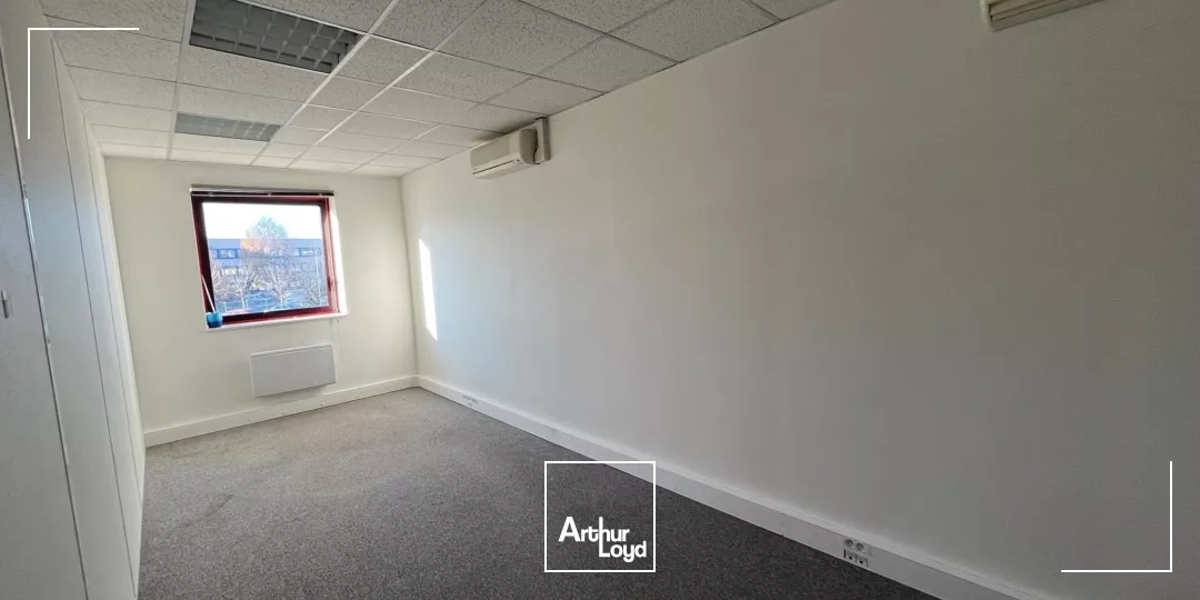 Locaux d'activité à louer à HERBLAY 95220