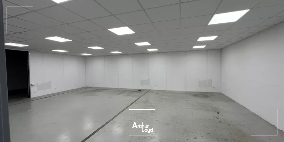 Locaux d'activité à louer à HERBLAY 95220