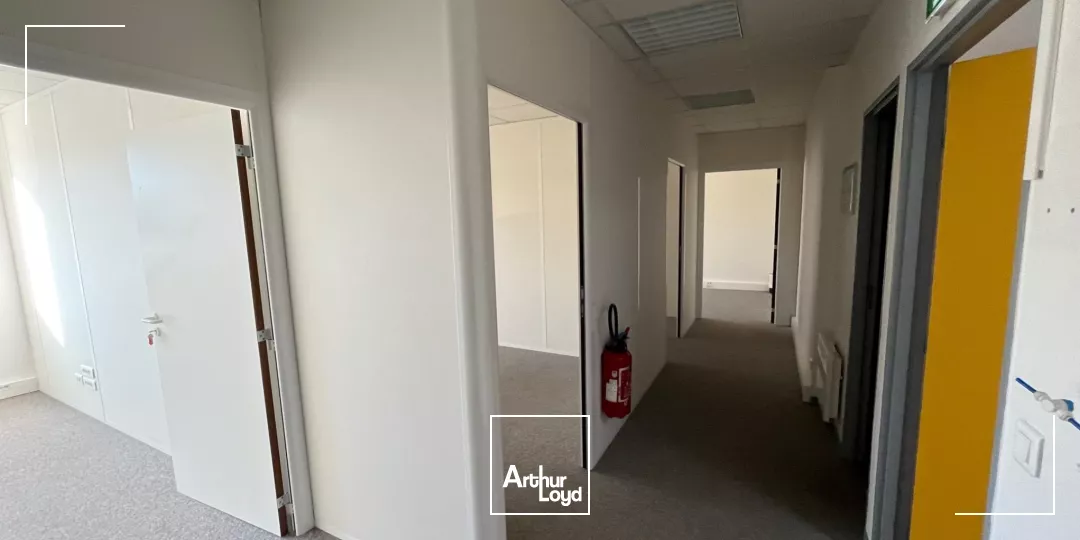 Locaux d'activité à louer à HERBLAY 95220