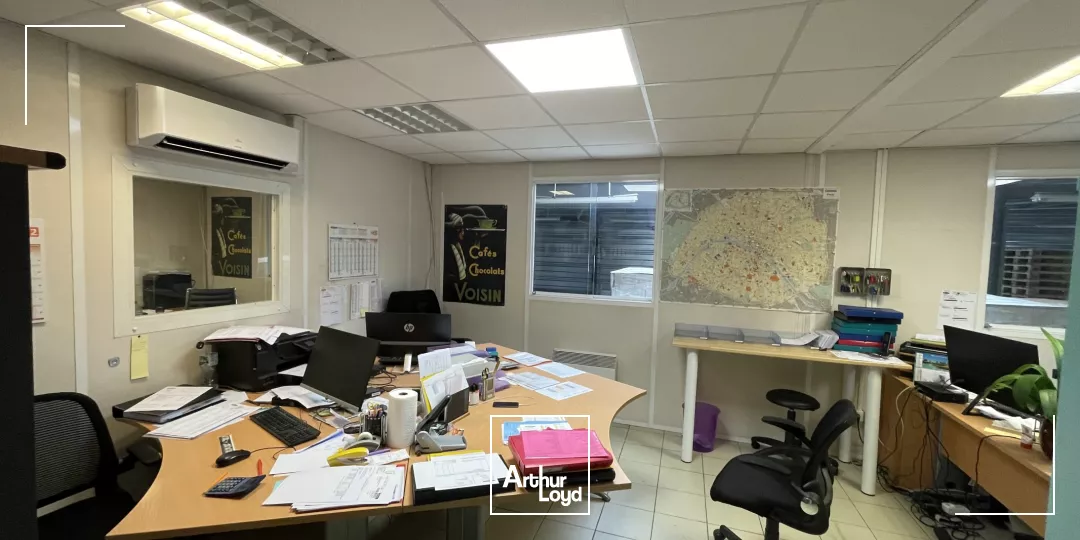Locaux d'activité à vendre ou à louer à HERBLAY 95220