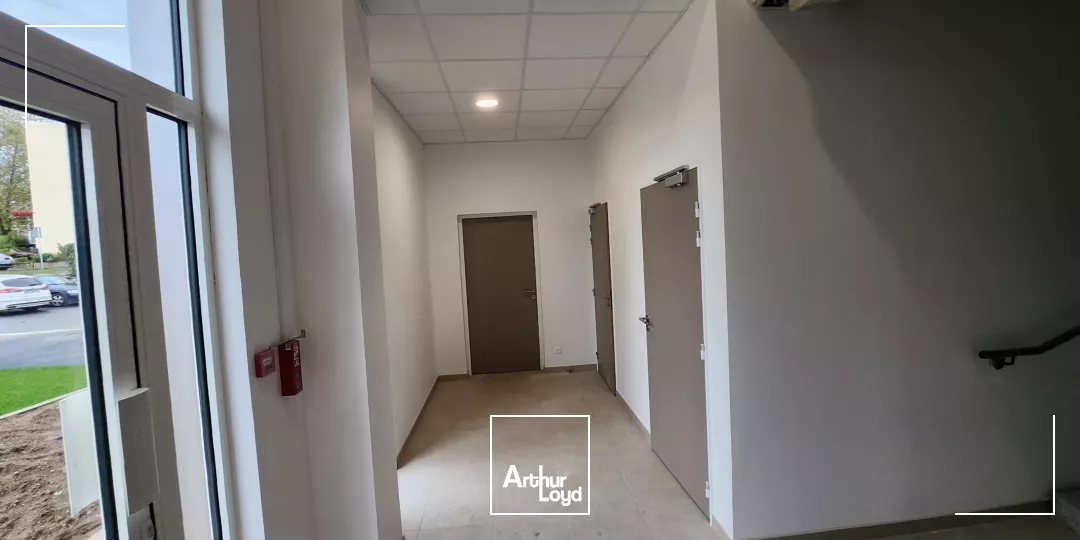 Petites cellules d'activités neuves à louer