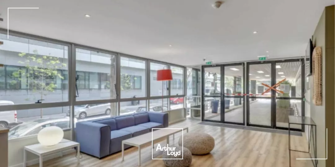 Le Clarté, bureaux dans un immeuble sécurisé, moderne et serviciel, avec terrasse, à louer
