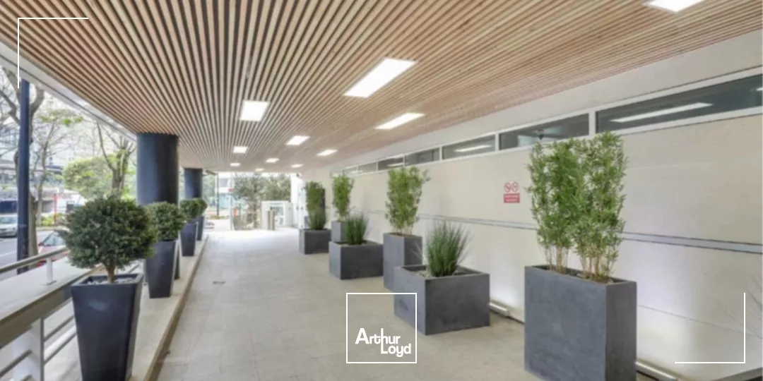 Le Clarté, bureaux dans un immeuble sécurisé, moderne et serviciel, avec terrasse, à louer