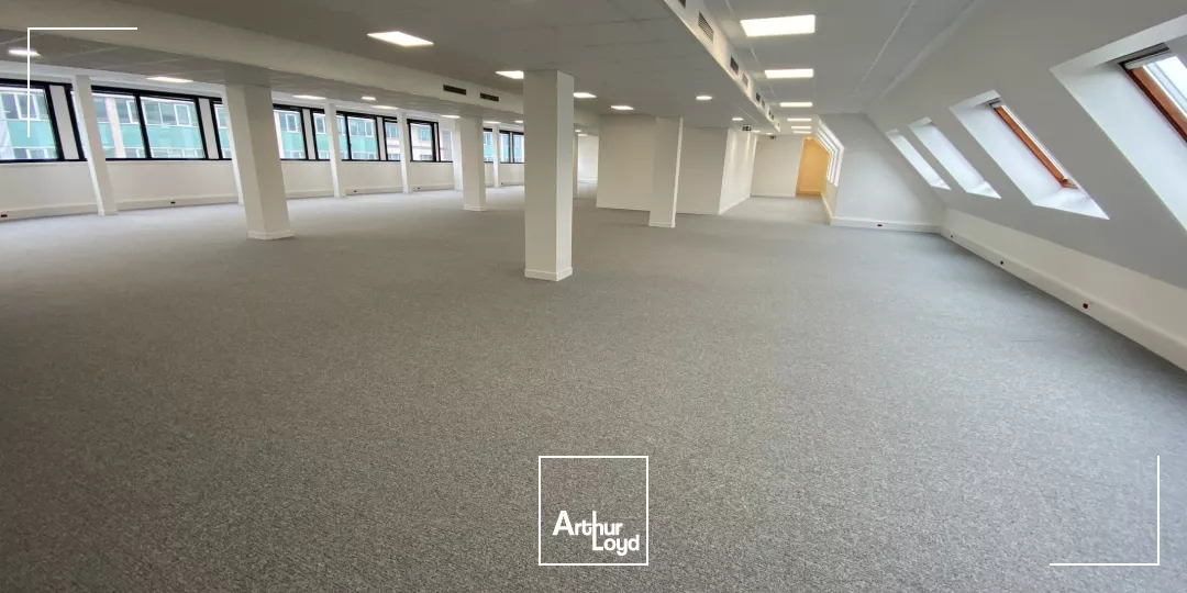 Bureaux entièrement rénovés, avec parkings dans un quartier animé